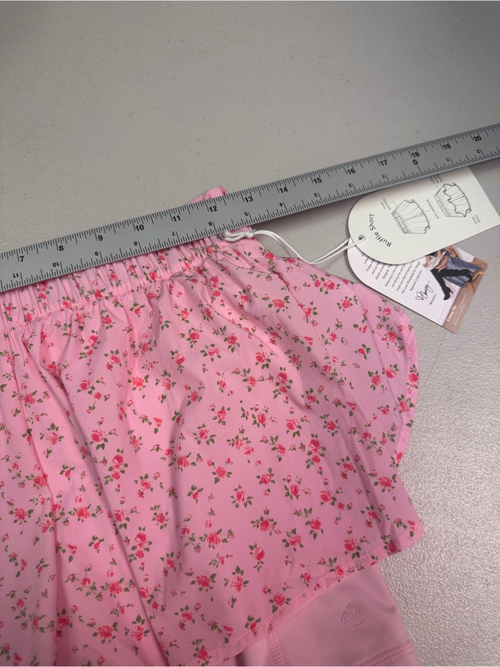 Blogilates Ruffle Short High Rise Ruffle Floral
Pink Knit Elastic Waist XS - Picture 3 of 6